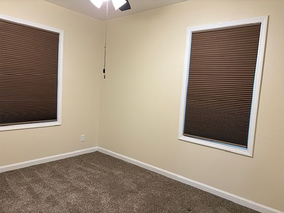 4th image of 409 37th Street Pl