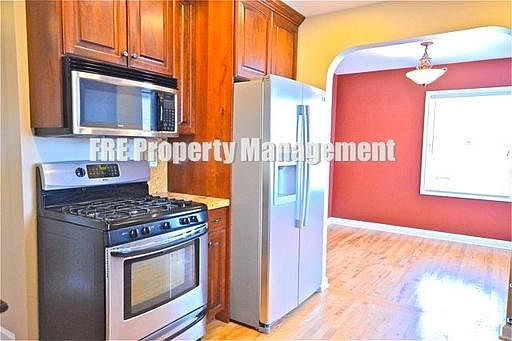 2nd image of 1556 E Ramona Ave