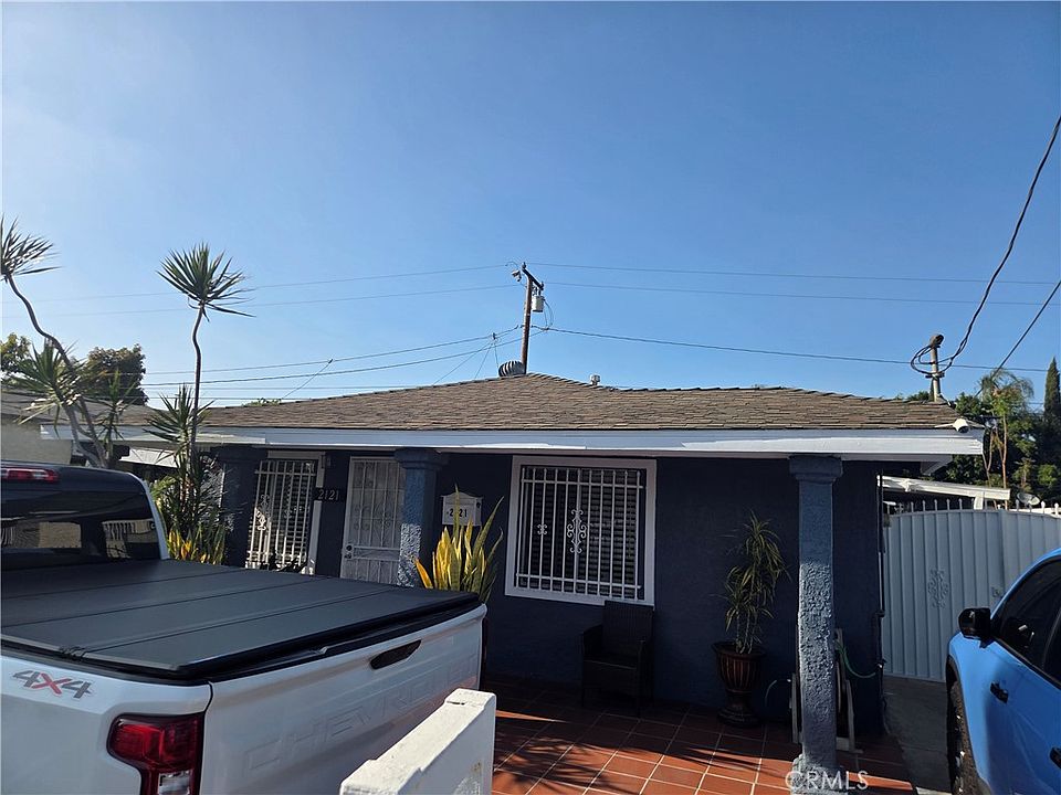 2nd image of 2121 E Shauer St