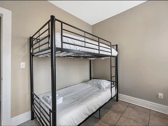 3rd image of 926 Talmage Ave #926