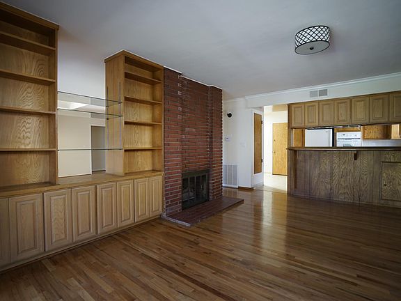 4th image of 6321 E Vermont St