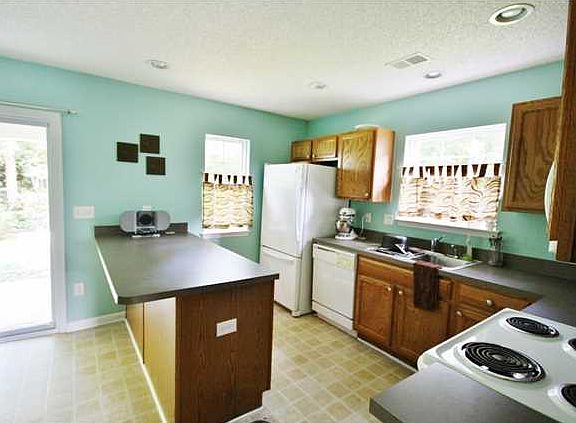 4th image of 8028 Shadow Oak Dr