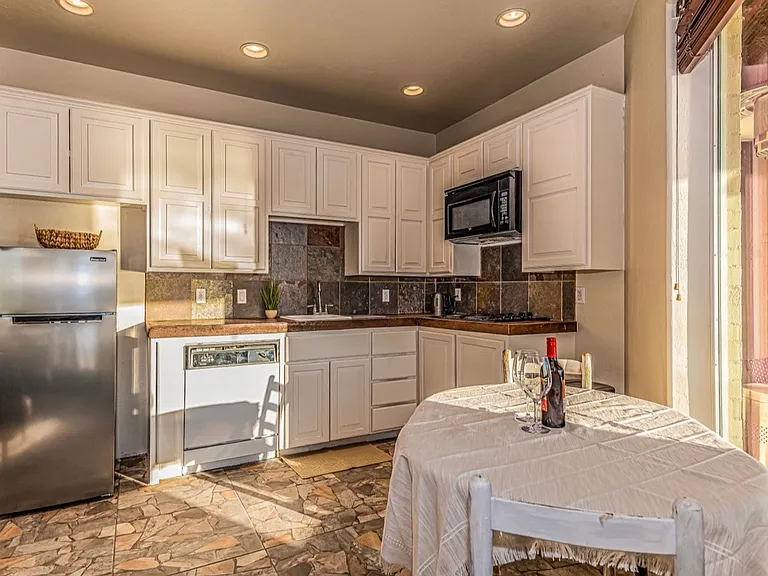 7623 Wyatt Lake Dr — Photo 44