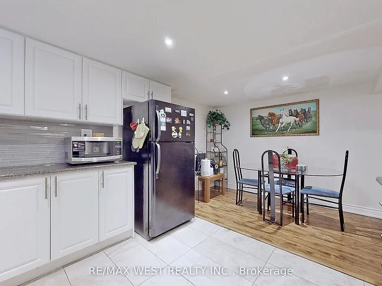 139 Ranee Ave #BASEMENT — Photo 13