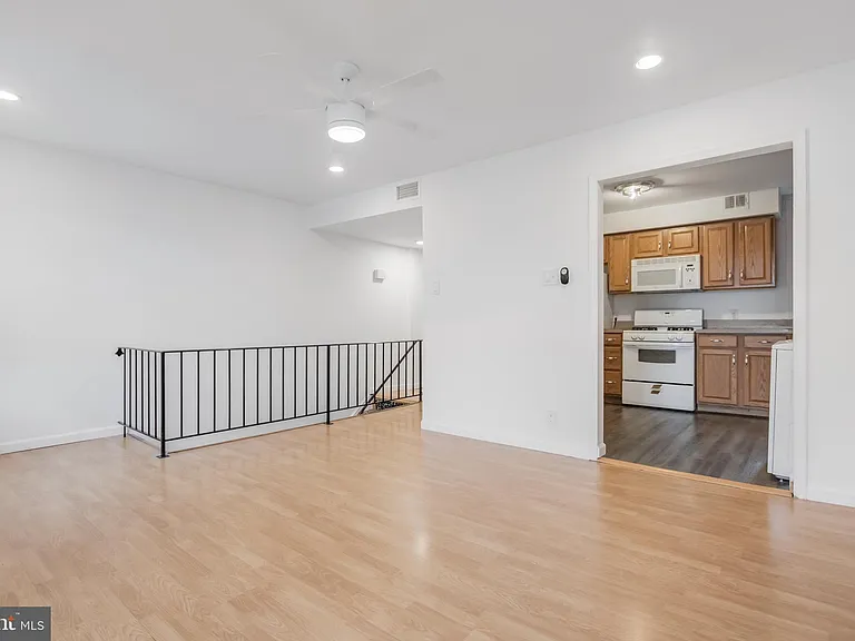 814 11th St NE #A — Photo 8