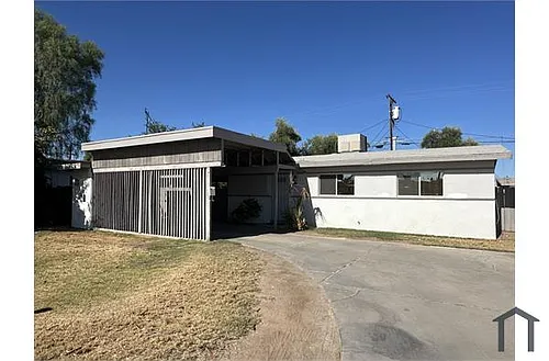 371 S 6th St Photo 1