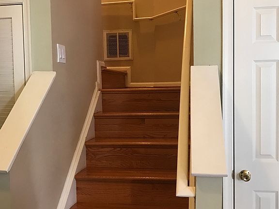 Stairs to 1st floor