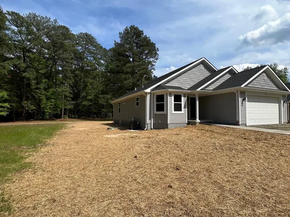 69 Currioman Dr, Montross, VA 22520