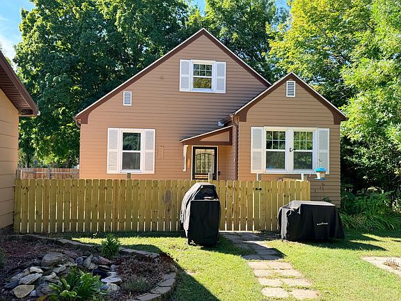 5th image of 509 5th St NE
