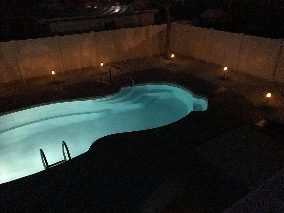 2nd image of 401 Balido St