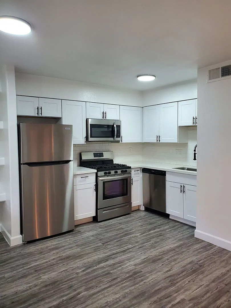 The Brentwood — Photo 2