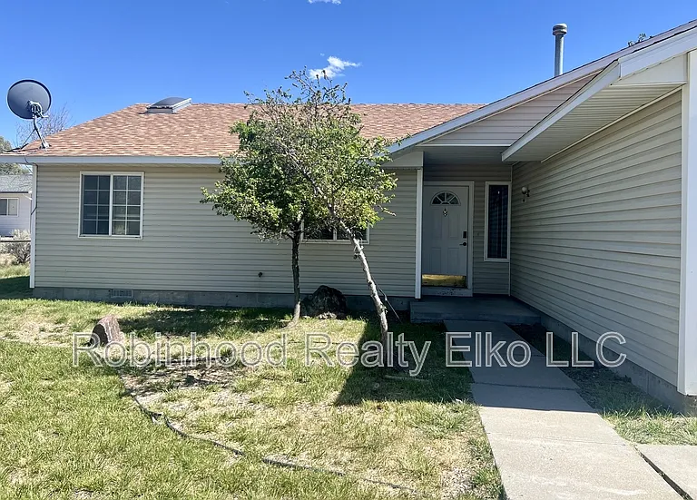 132 Flora Pl — Photo 4