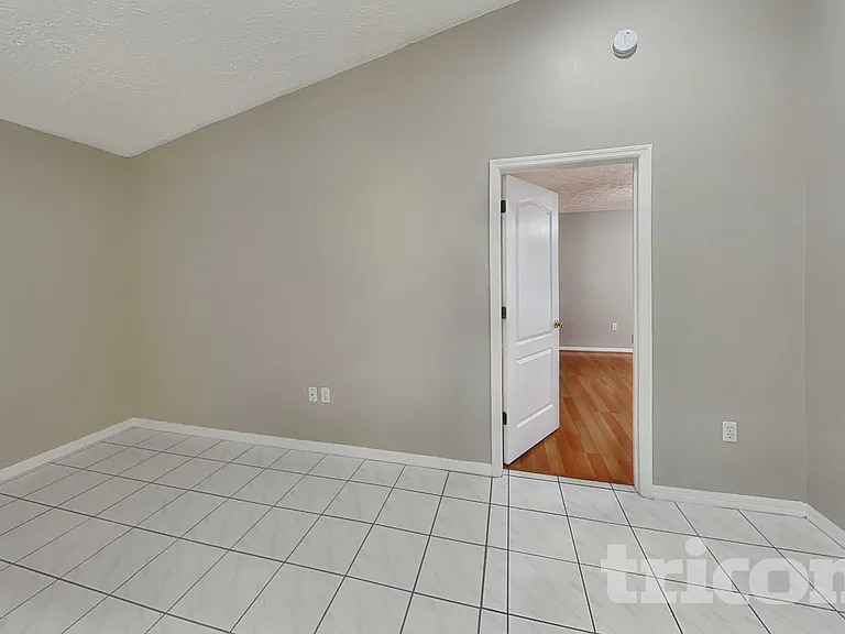 7028 Covewood Dr — Photo 3