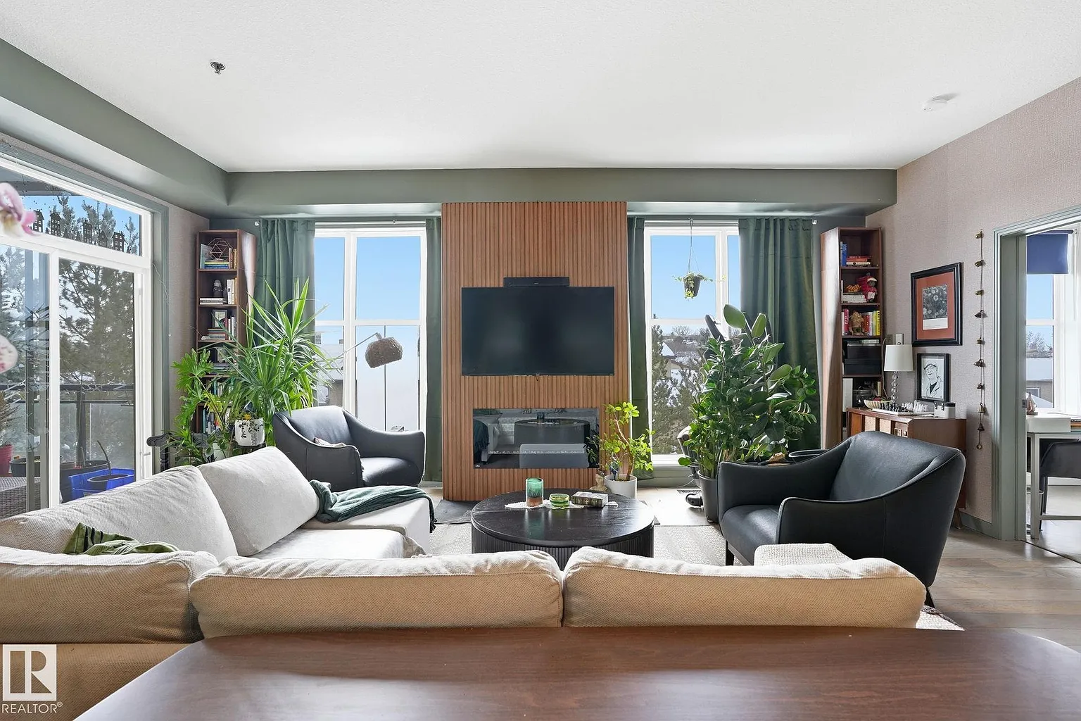 4831 104a St NW #326 photo 1