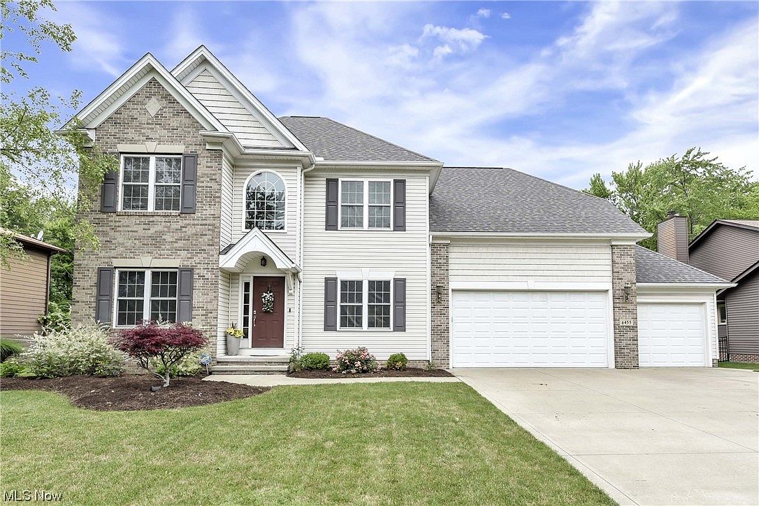 6455 Woodhawk Dr, Mayfield Heights, OH 44124 Zillow