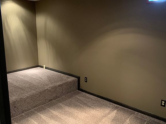 5th image of 132 Lincoln Ave