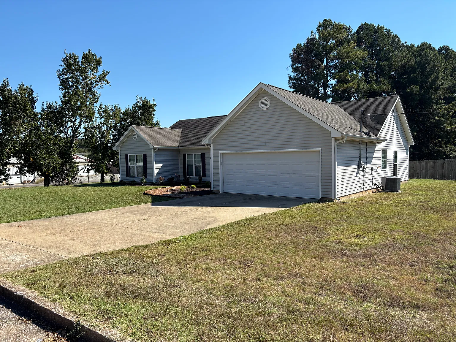 3 bed, 1788 sqft, $1,800 — Photo 2