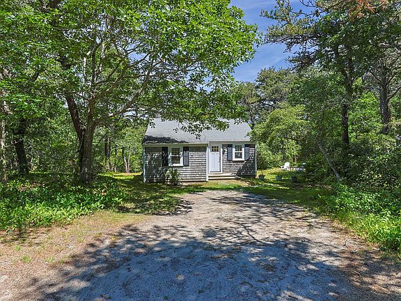 3rd image of 11 Whitmanville Road