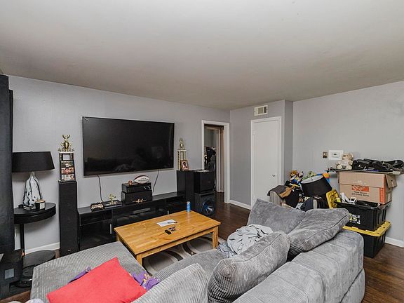 3rd image of 2365 N Payne Ave