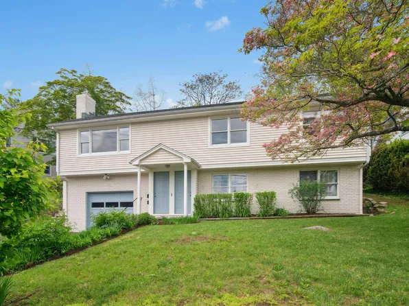 72 Locust Ave, New Canaan, CT 06840