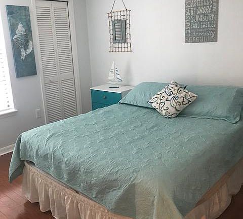 5th image of 1000 W Horatio St APT 223