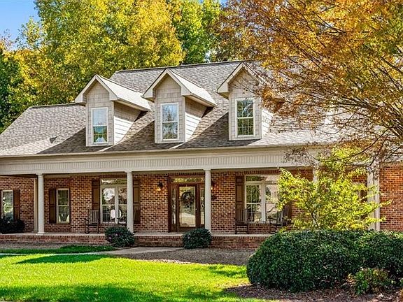3rd image of 609 Nickel Creek Ct