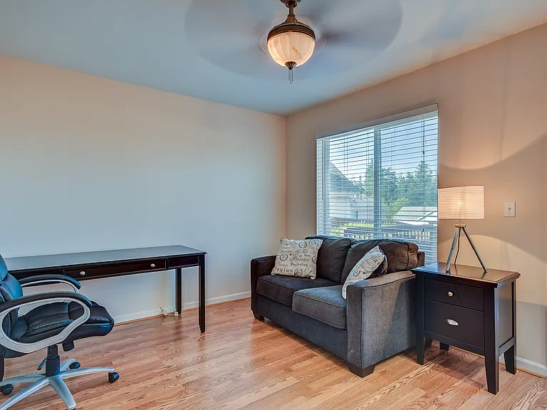 1182 NW Redwing Dr — Photo 8