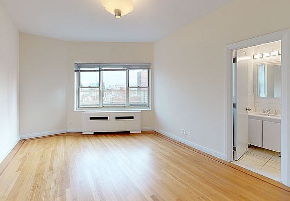 5th image of 30 Park Ave #21PHK