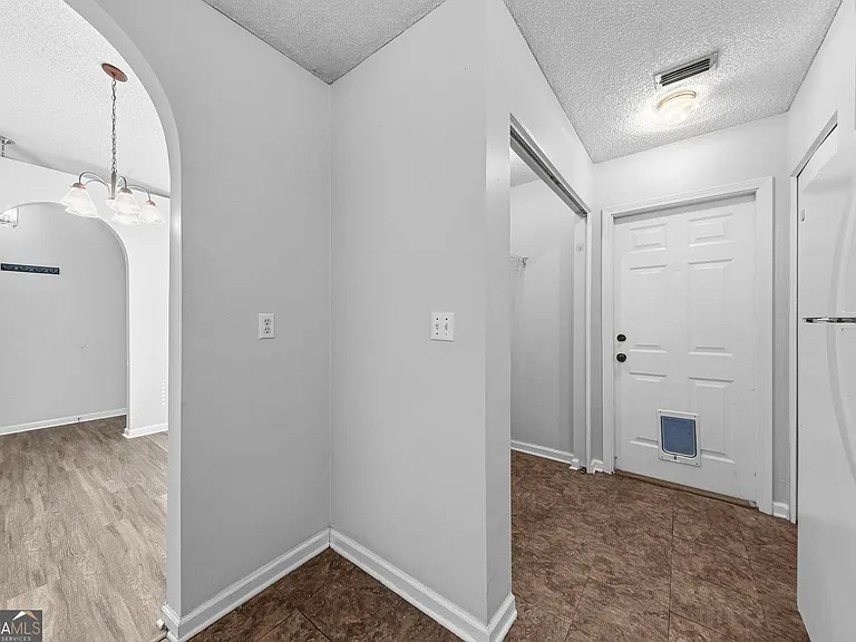 401 Maggie Way — Photo 10