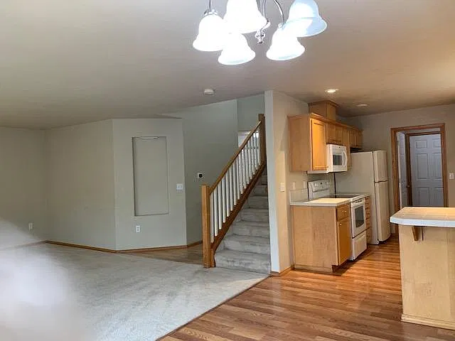 280 Yakima Ave SE — Photo 3