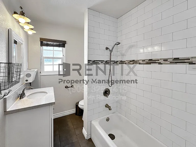 938 W Berkeley Ct — Photo 15