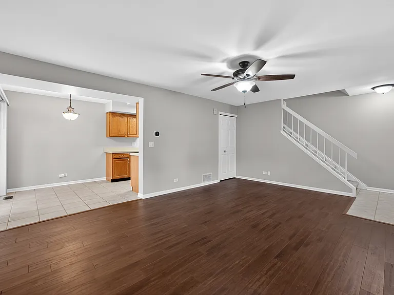 212 Amherst Ct #C — Photo 11