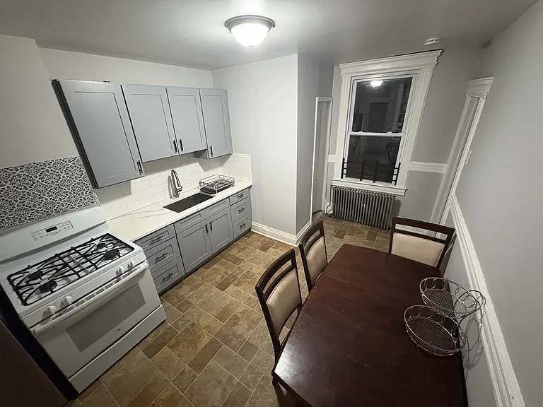 54 Nelson Ave — Photo 1