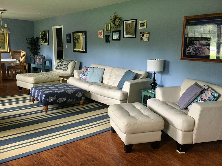 1 Buckingham Way — Photo 4