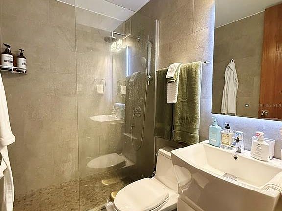 3rd image of 253 Calle Canals #305