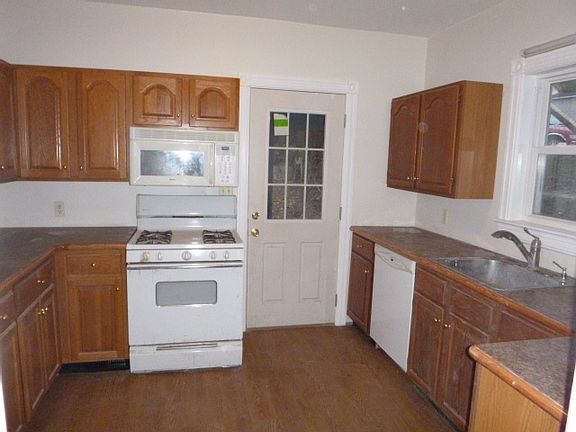 2nd image of 143 Woodland Ave