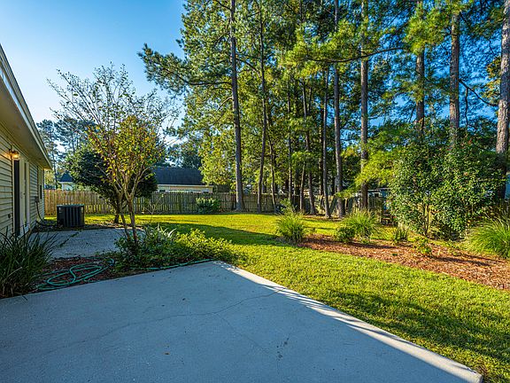4th image of 107 Saxton Ct
