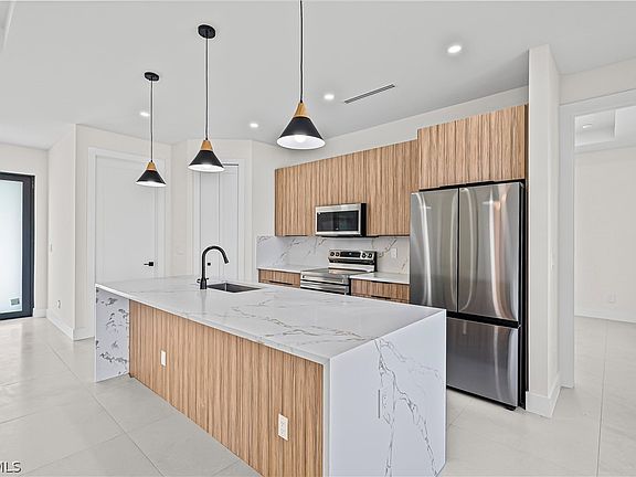 4th image of 845 Nimitz Blvd