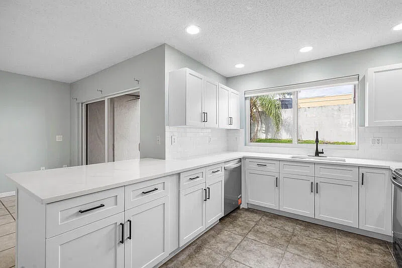 3 bed, 1592 sqft, $3,700 — Photo 1