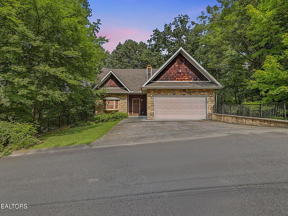 3rd image of 419 Maggie Mack Ln