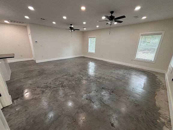 5th image of 6 Vince Ln