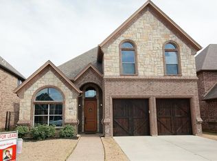 1812 Castle Ct, Grapevine, TX 76051