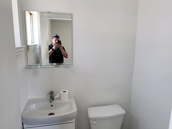 3rd image of 133 W Baron Pl