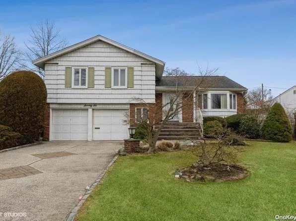 76 Shelbourne Lane, New Hyde Park, NY 11040