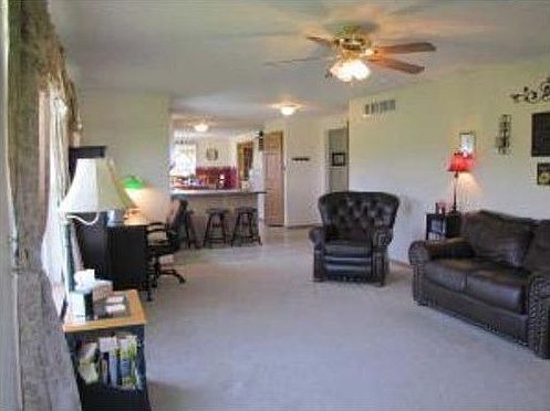 5th image of 63RD St #2245