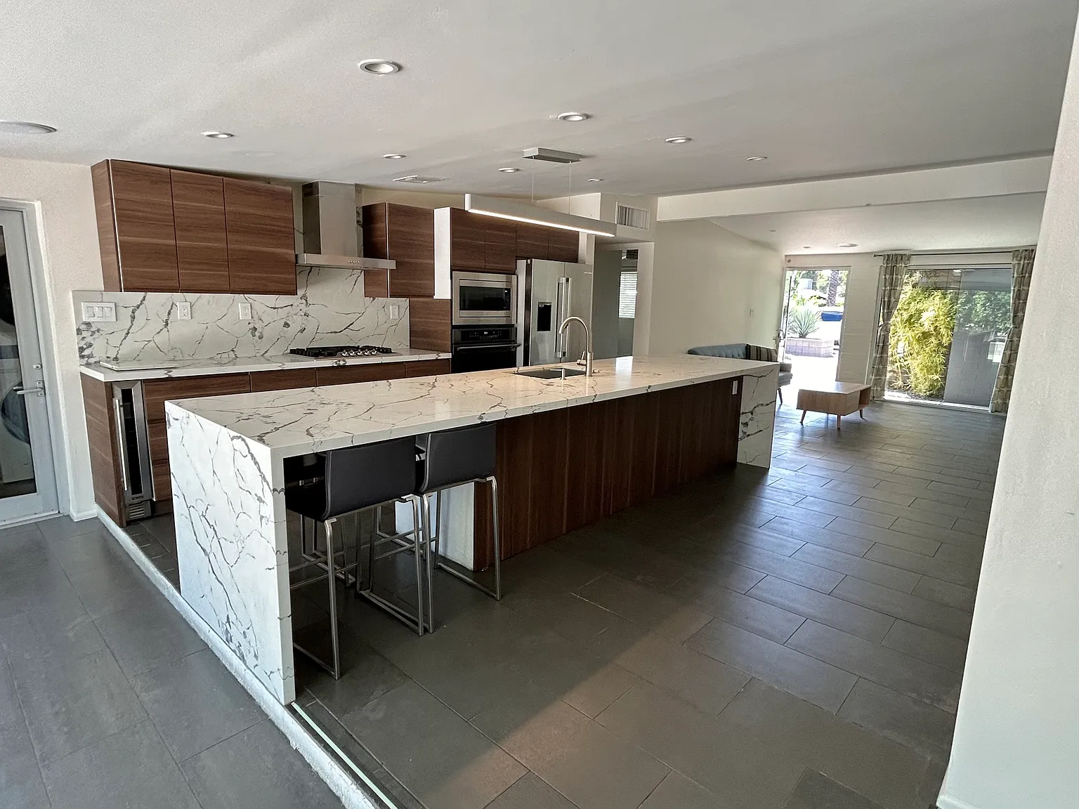 3 bed, 1853 sqft, $3,800 — Photo 3