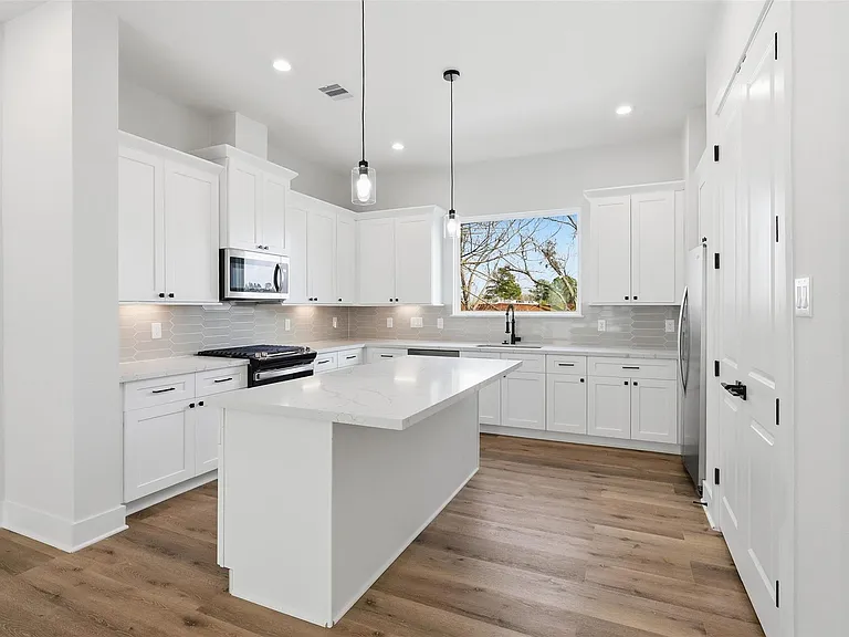 9405 Hammerly Blvd #B — Photo 15