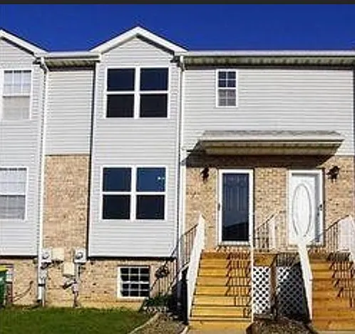 3 bed, 1.5 bath, 1672 sqft, $2,400 — Photo 1