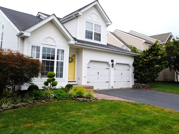 60 Stirrup Way, Burlington, NJ 08016