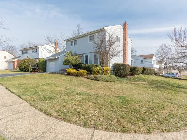 119 Cayuga Pl, Jericho, NY 11753